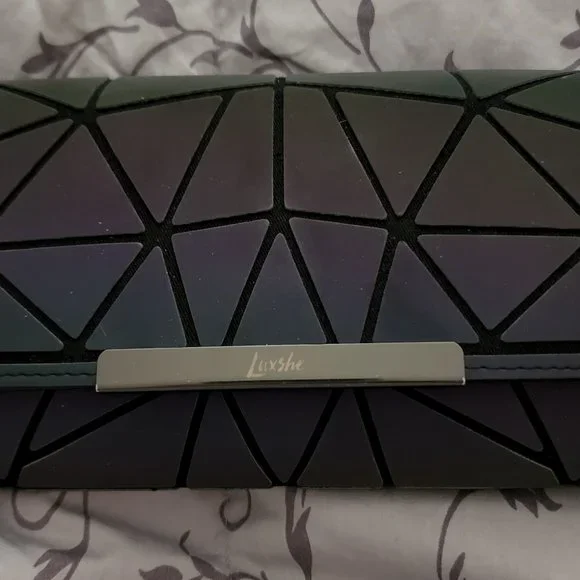★JUST REDUCED★ Holographic color change luxshe wallet - Picture 3 of 4